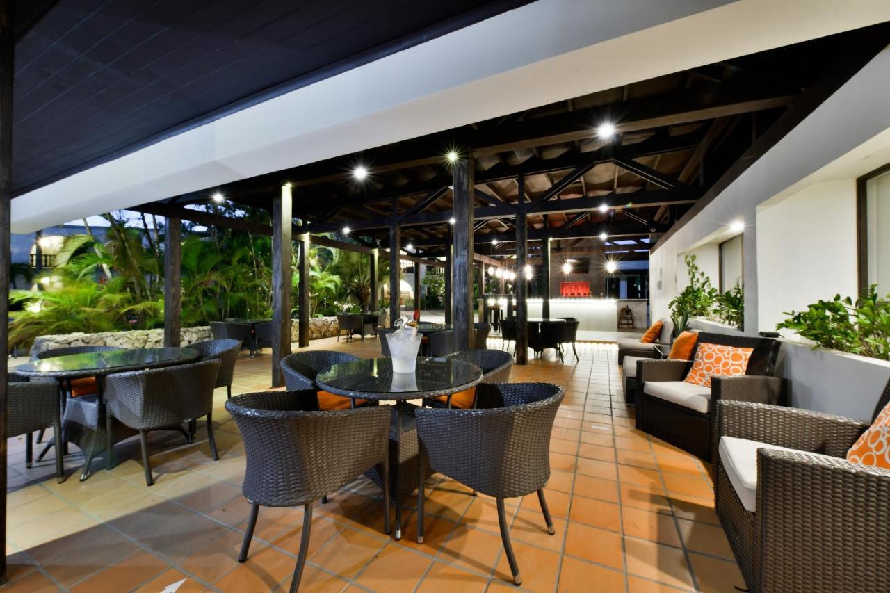 Talk Of The Town Beach Hotel & Beach Club By Gh Hoteles โอรันเยสตัด ภายนอก รูปภาพ